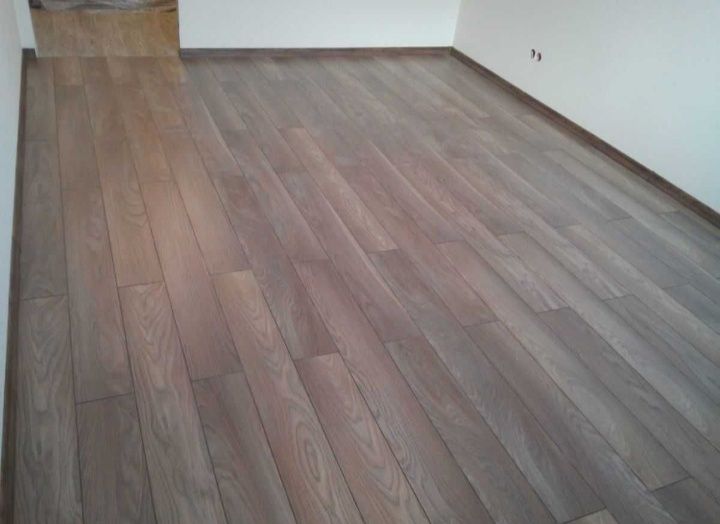 Ламинат. Укладка ламината, установка плинтусов. Александр.