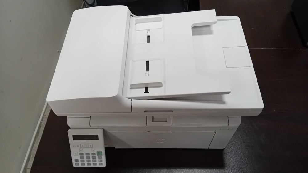 Като нов! Лазерен принтер 3в1 HP LaserJet Pro MFP M130fn с мрежа и ADF