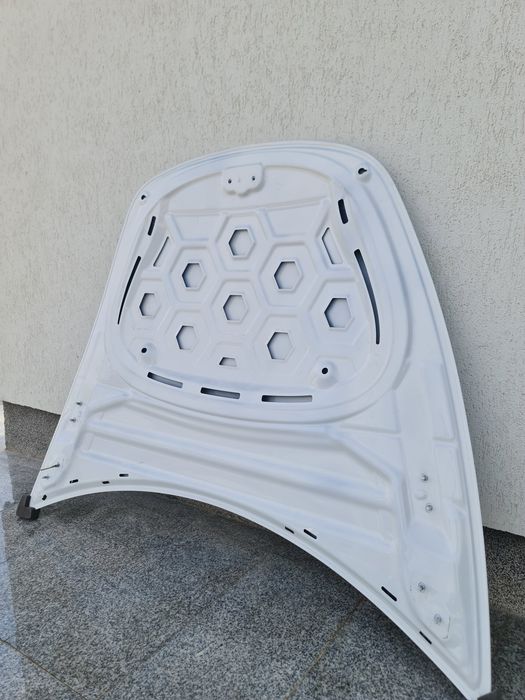Capota motor fata Tesla Model 3 far