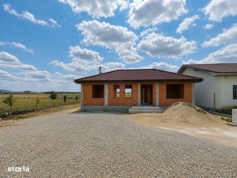 Casă la roșu, plan Parter – 500 mp teren, front 20 ml – Cihei