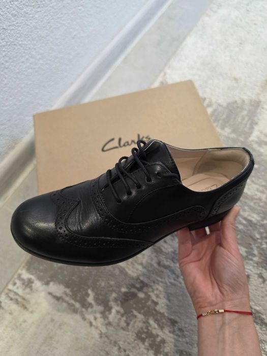 Обувки Clarks - естествена кожа