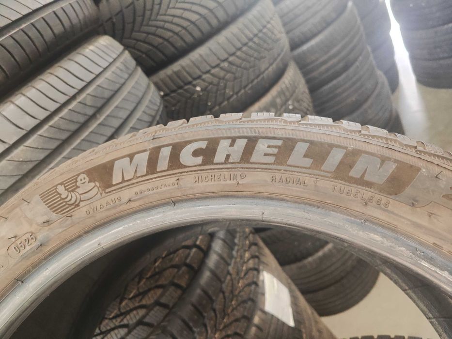 4бр.зимни гуми 235/45/20 Michelin