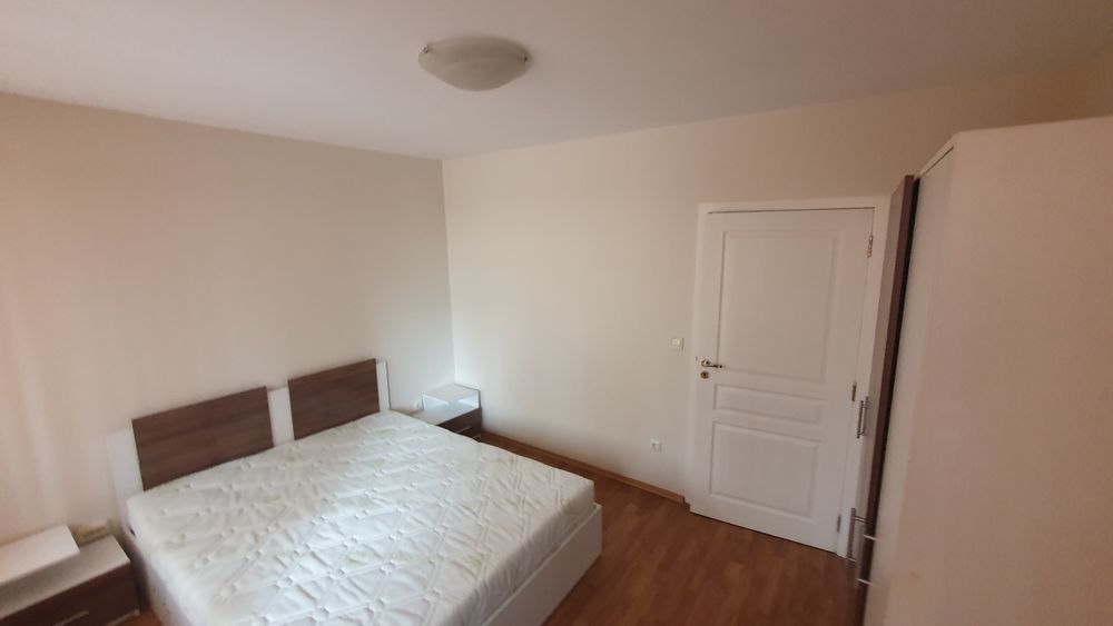 Под наем просторен 3 стаен партерен в кв. Витоша  с обзавеждане