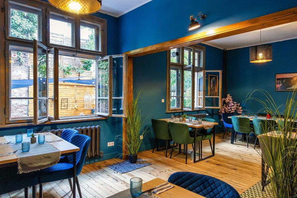 Продава се успешно работещо бистро/ресторант