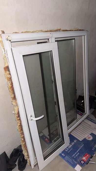 Продам пластиковое окно с рамой