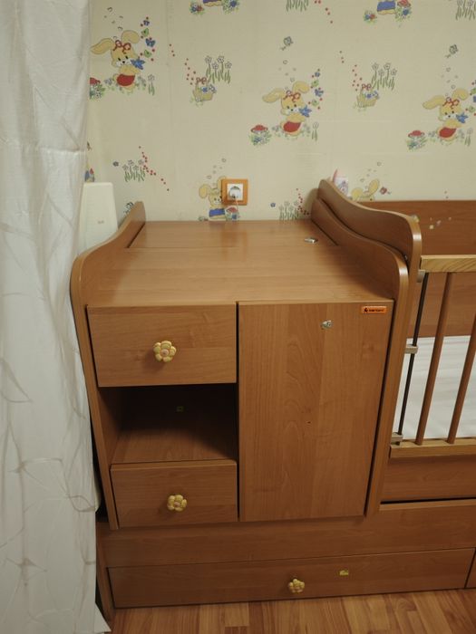 Бебешко  дървено легло