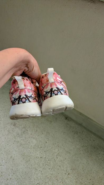 Дамски маратонки NIKE 37.5 номер