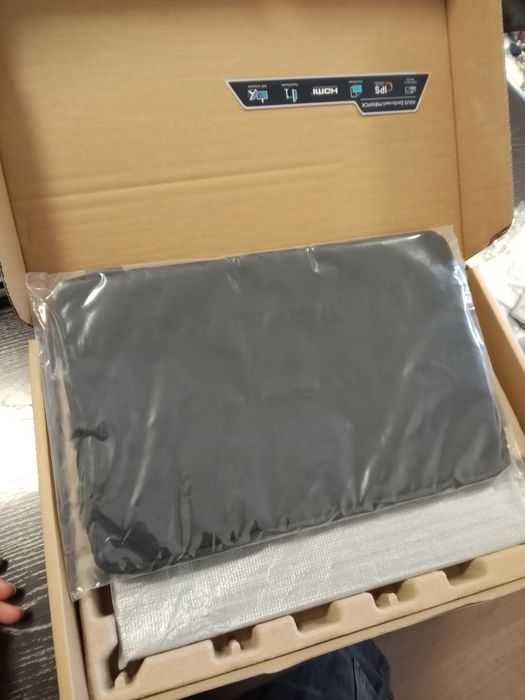 Монитор ASUS MB169CK