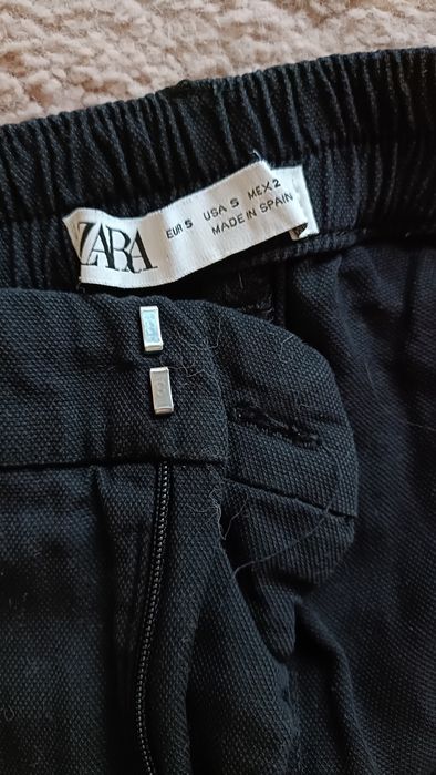 Pantaloni scurti Zara