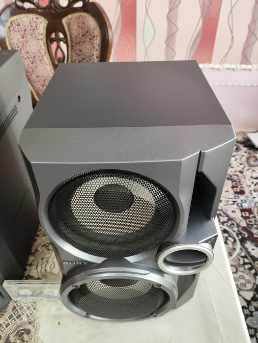 Malaysia SONY ideal holatda bass va ovoz supper