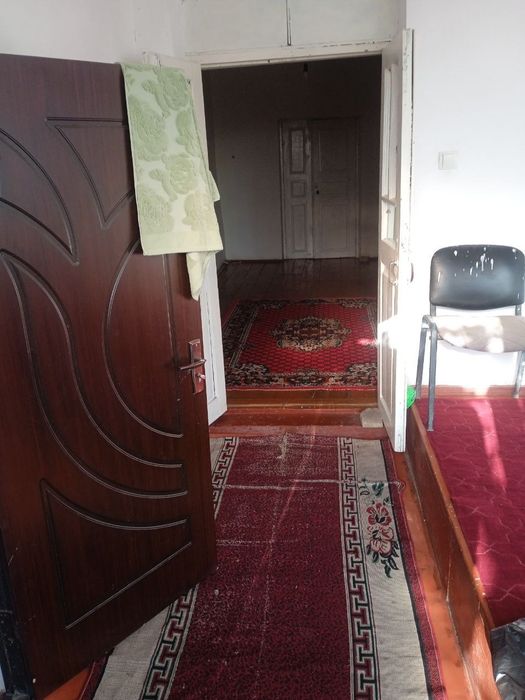 Бустонлиқ тумани Қораманас МФИ Орал Тансикбаев кучаси 79 уй сотилади.