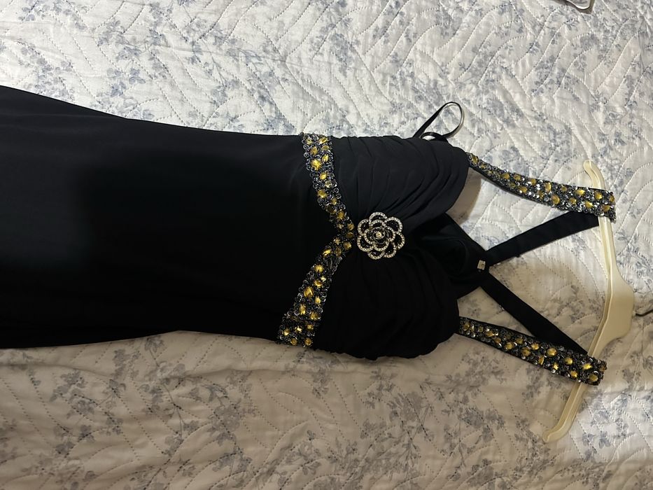 Вечернее платье шикарное