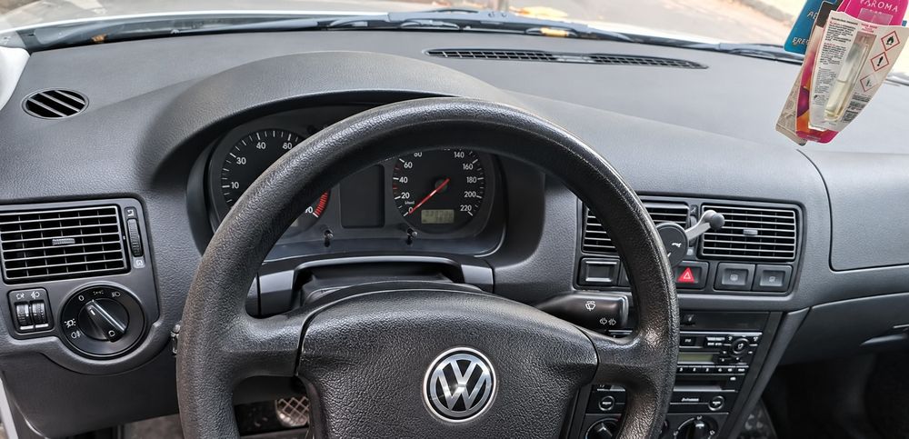 VOLKSWAGEN e-Golf 2000 — imagine 4