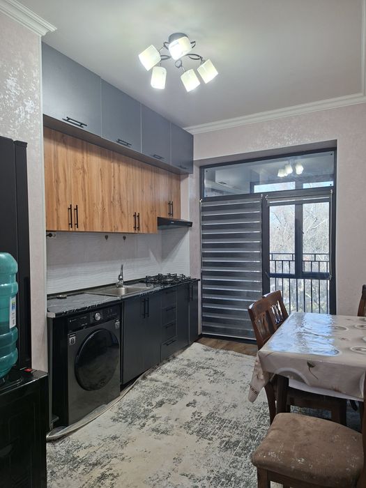 ПРОДАЁТСИЯ КВАРТИРА Навастройка Новый Ремон Мебыл всё остаётсия