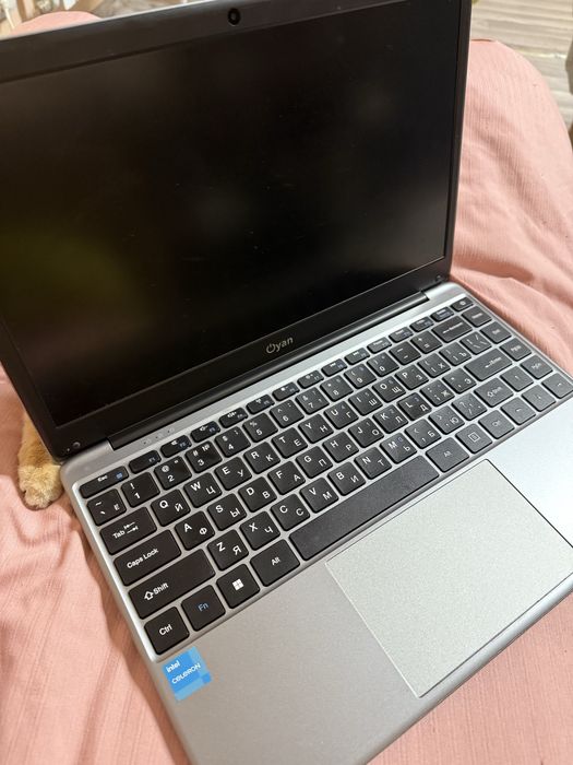 Продается ноутбук Oyan