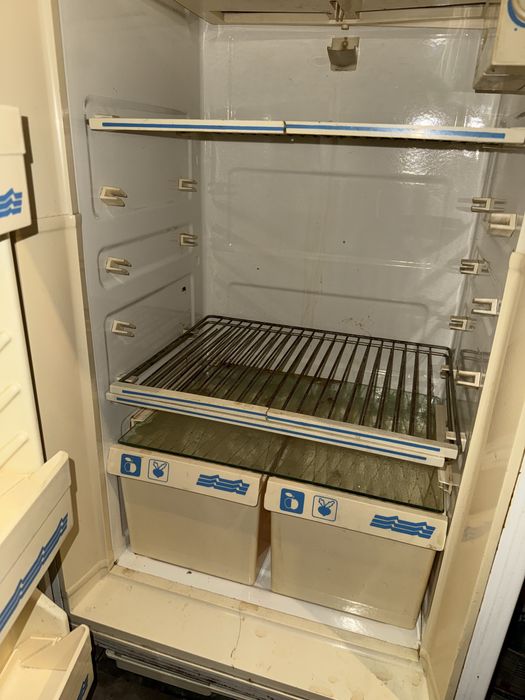 Холодильник продается