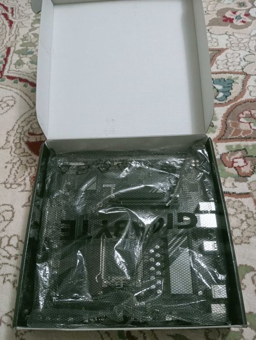 Новый материнская плата