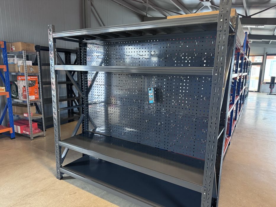 Стелажи с перфориран гръб БЯЛ И СИВ