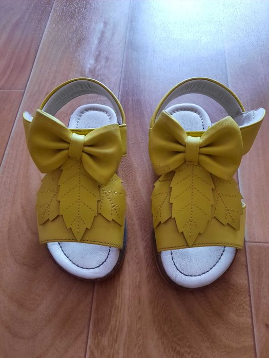 Сандалики десткие в цвете лайма