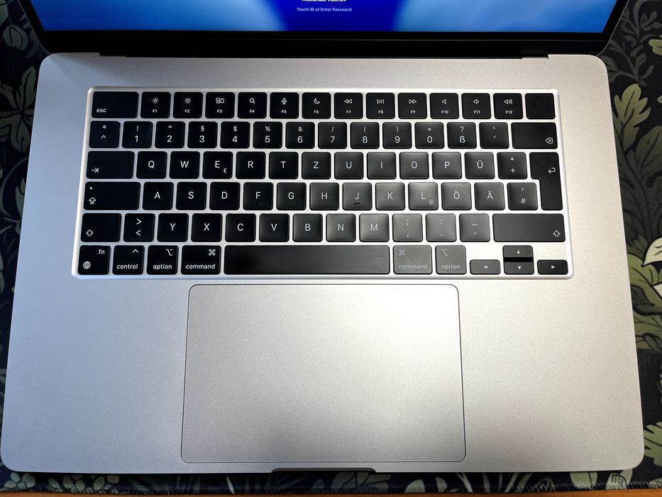 MacBook Air 15 8/512gb