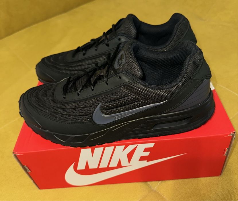 Adidasi Barbati Nike Air Max Verse 45