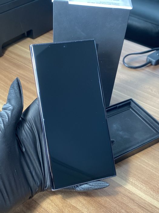 Samsung Galaxy s23 ultra • 256 GB • Phantom Black