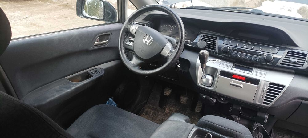 Honda FRV на части
