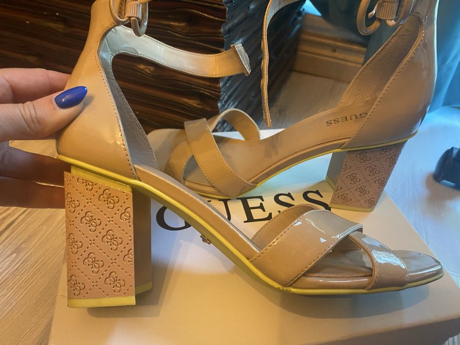 Сандали Guess 38 размер