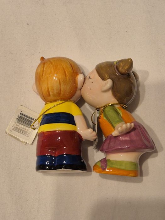 Set solniță & piperniță ceramică „Kissing Kids” – Westland Giftware | Decor romantic | Nou