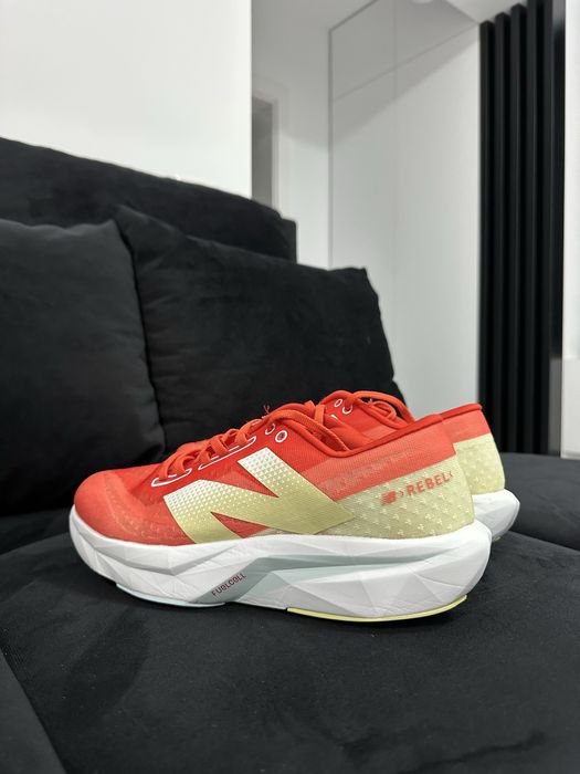 New Balance Rebel V4