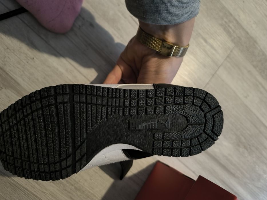 Чисто нови детски маратонки