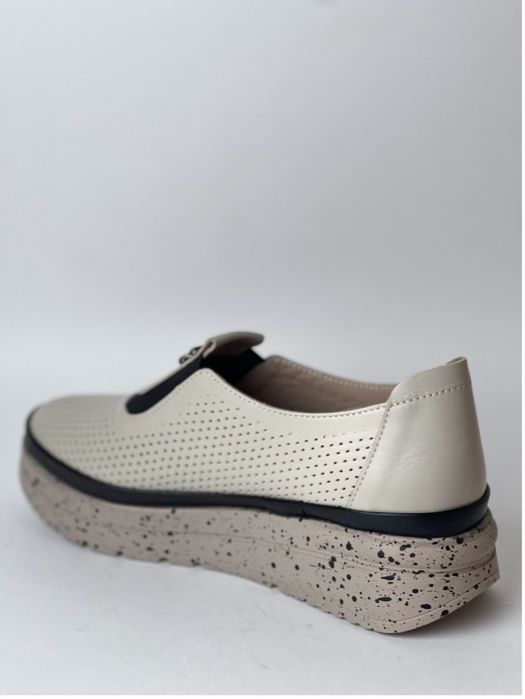 Туфли лоферы кожаные 39