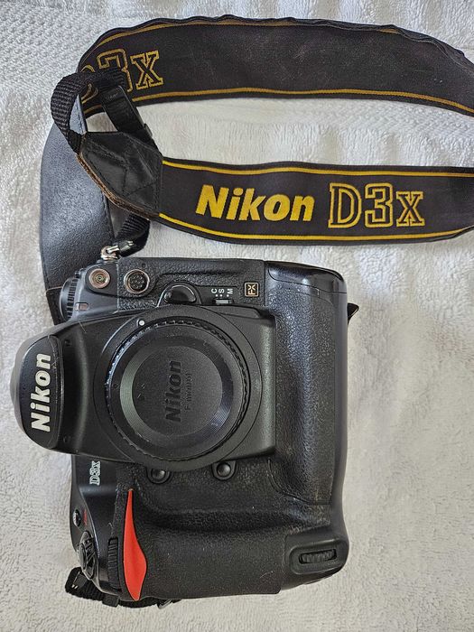 Aparat Profesional DSLR NIKON D3X Obiectiv NIKON 50 mm F1.8