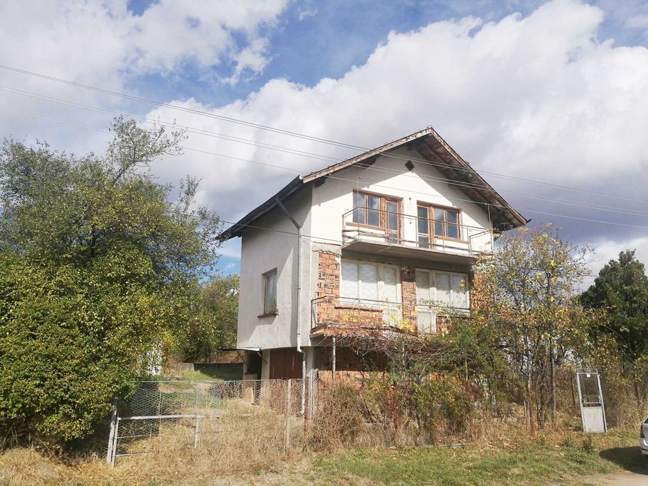 Продава се Къща в с. Садовик, Област Перник - 90 кв.м за 442 €/кв.м - Снимка #2