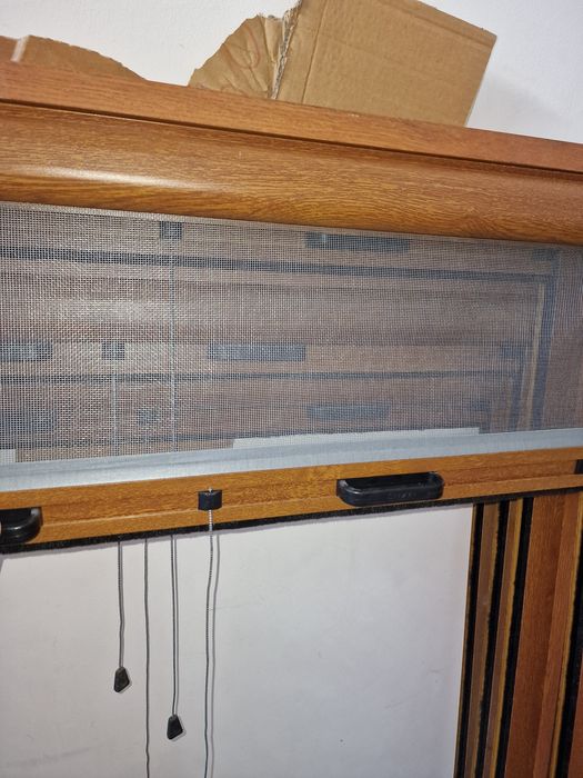 Комарник ролетен прозорец