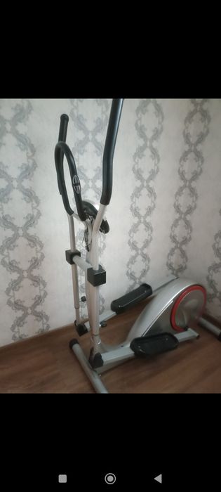 Элепптический тренажер (лыжи)