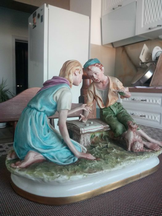 Прекрасно антикварно предложение.Порцелан.