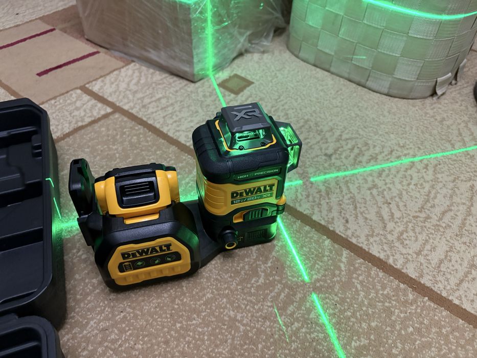 Лазерный уровень нивелир DeWalt DCLE34033D1