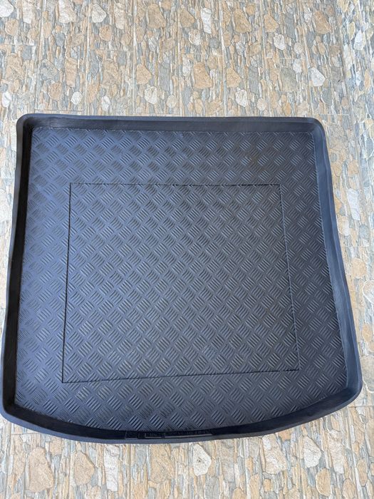 Vând Tăviță din cauciuc (nu din spuma) Vw,seat,skoda,audi