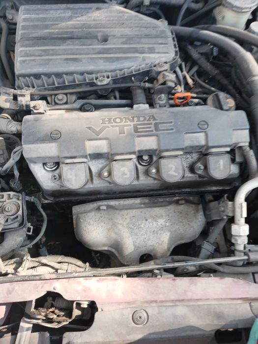 Продава се за части