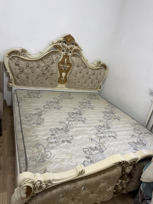 Спальний гарнитур