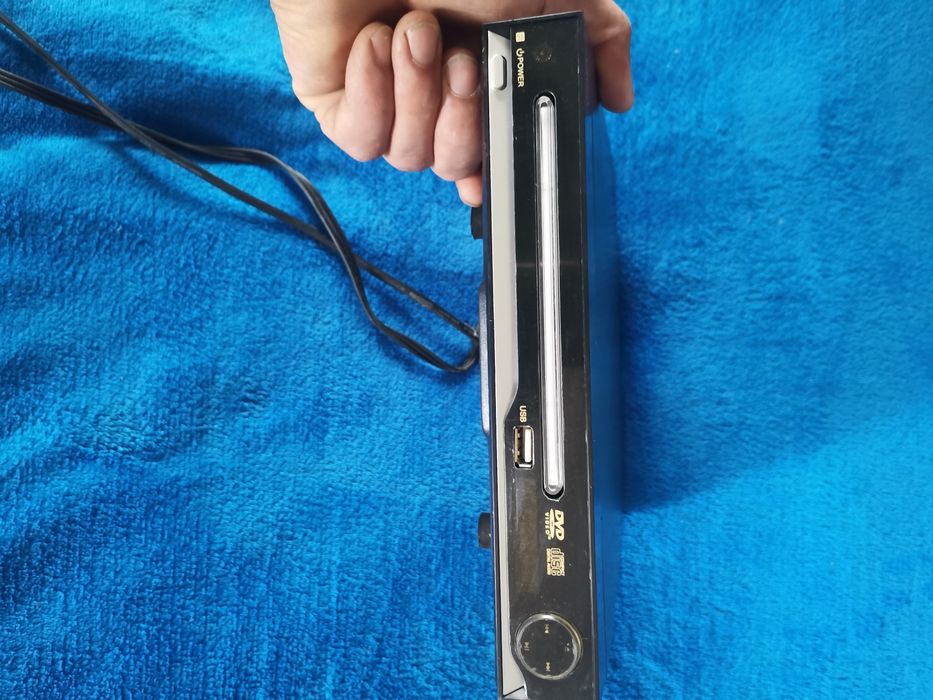 Vând dvd,boxe,sistem