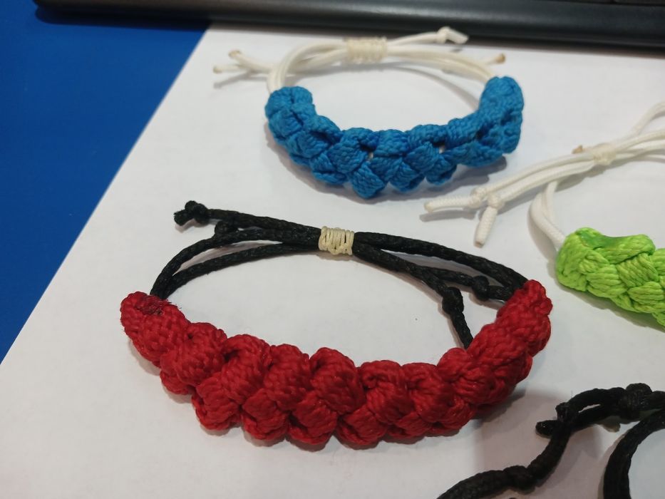 Продам  браслеты ручной работы