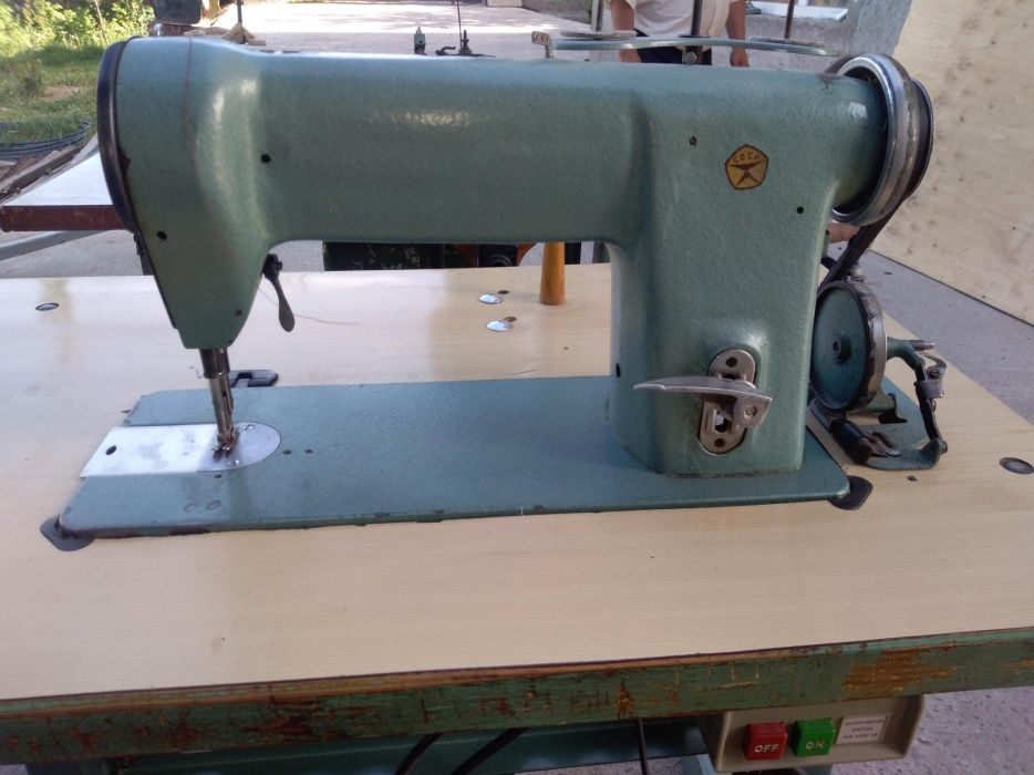 Швейная машина