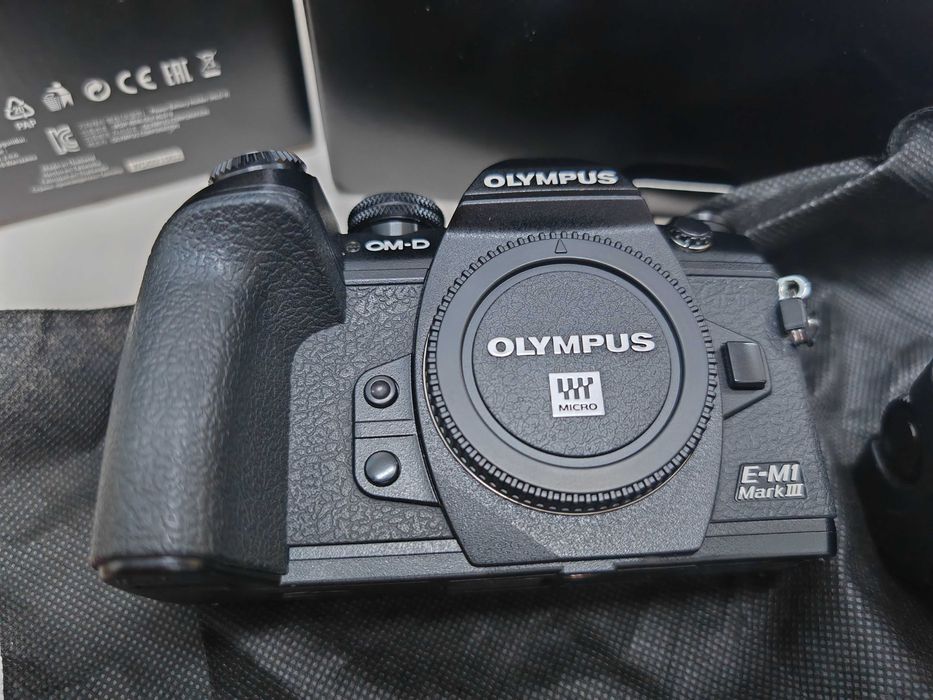 Camera Olympus OM-D E-M1 mark III Grip obiective 7-14 Pro 100-400is 75