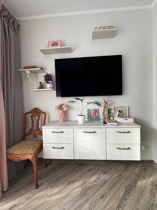 Тристаен апартамент в комплекс перла + кладовка