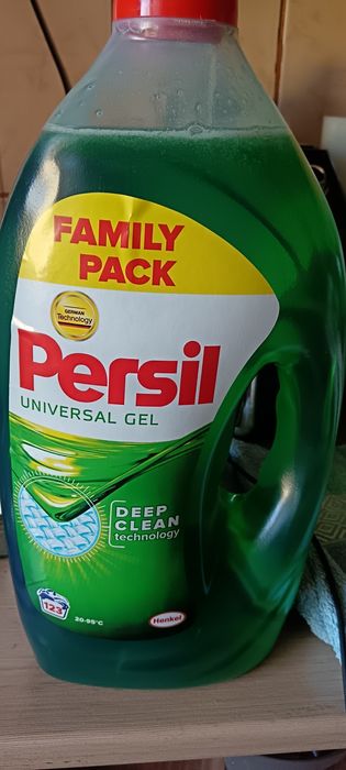 Persil Lichid  a