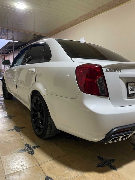 Chevrolet Lacetti 1.8 Avtomat 2009 yil (Legenda ajoyib holatida)