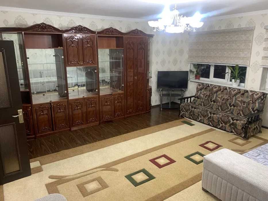 СОТИЛАДИ ПРОДАЁТСЯ СРОЧНО. Янгихаёт 8-худуд 2 хонали. 2/2/7 - 66кв/м