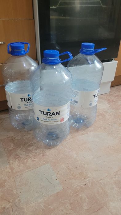 Продам 5 литровый бутыли